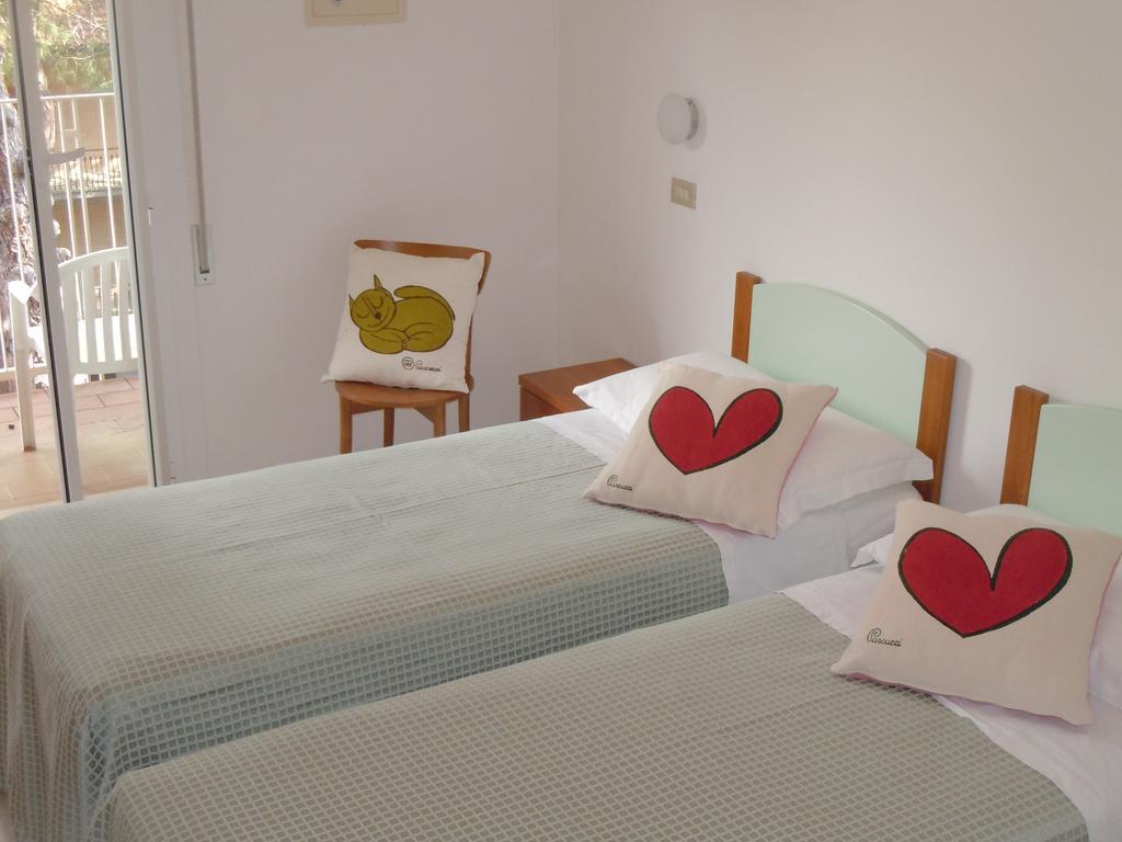Hotel Orsa Maggiore Milano Marittima Szoba fotó