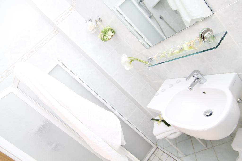 Hotel Orsa Maggiore Milano Marittima Szoba fotó