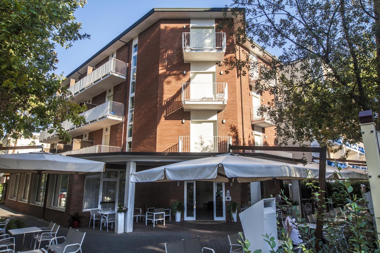 Hotel Orsa Maggiore Milano Marittima Kültér fotó